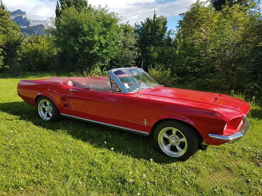 FORD MUSTANG CABRIOLET