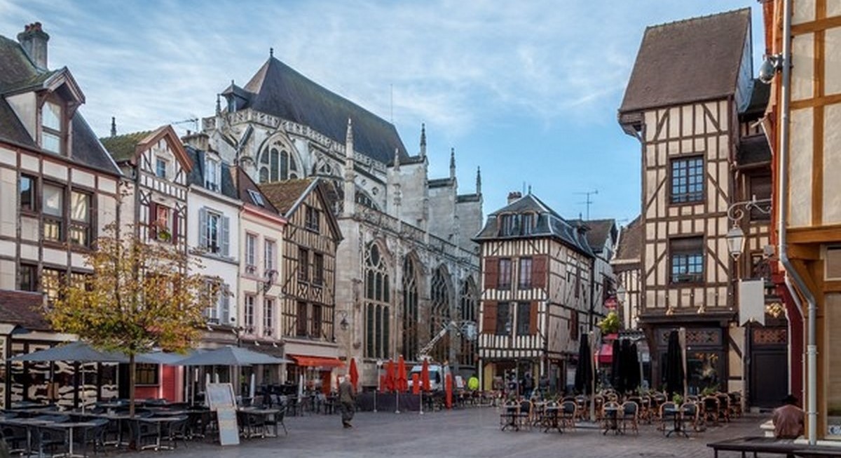 Sortie à la ville de Troyes  13 au 18 septembre 2024